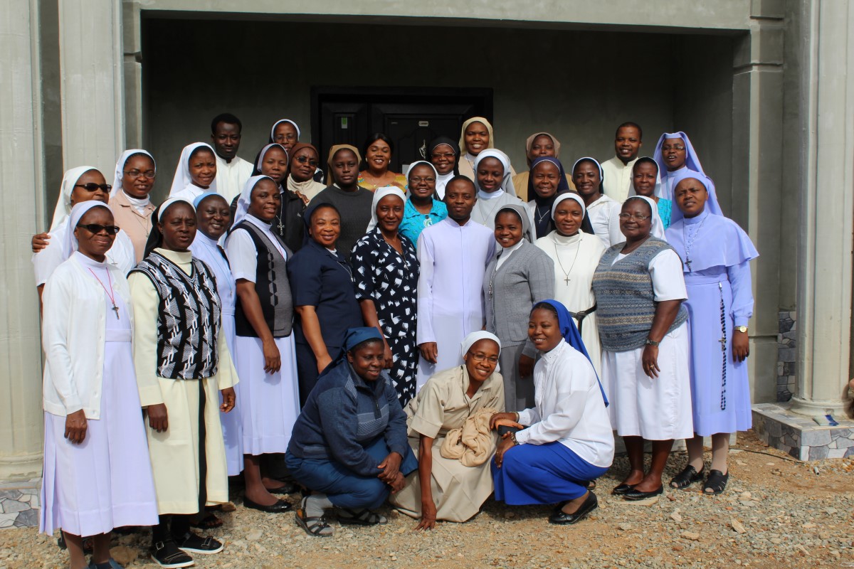 29 participants of the SLDI Administration II Workshop pose for a group photo. The workshop took place in August 2017 at the Institute for Formators, Du, Jos, Nigeria.