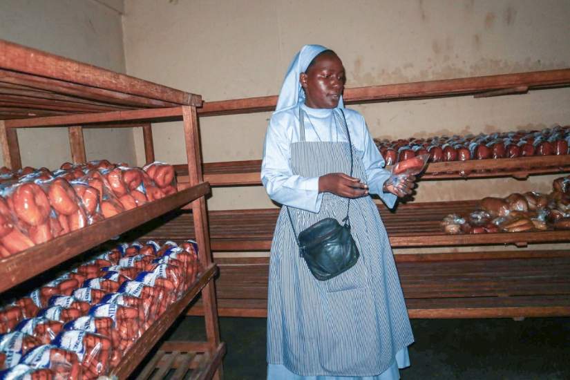 SLDI & HESA participant Sr. Teopista is the supervisor of a Ugandan bread bakery, supplying 70-80 loaves of bread per day to schools, hotels, supermarkets and the local community. During an site visit to the bakery, she gave ASEC staff a tour of the bakery and explained the bread-making process (June, 2019).