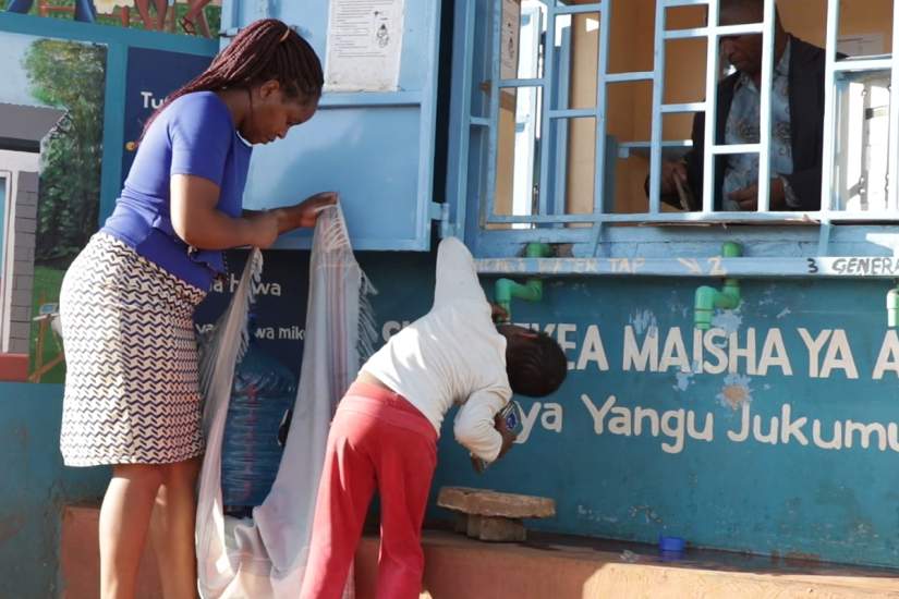 This project reaches beyond those served in the Little Sisters compound. The entire community also has access to the clean water.