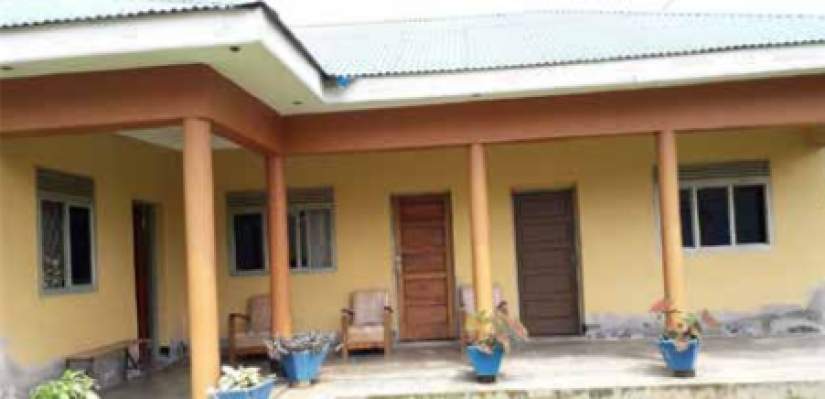 A donation from Conrad N. Hilton Fund for sisters to renovate visitors’ house.