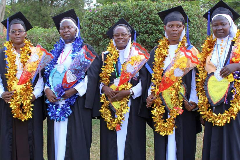 HESA graduates of the University of Kisubi, Uganda (Oct., 2018).